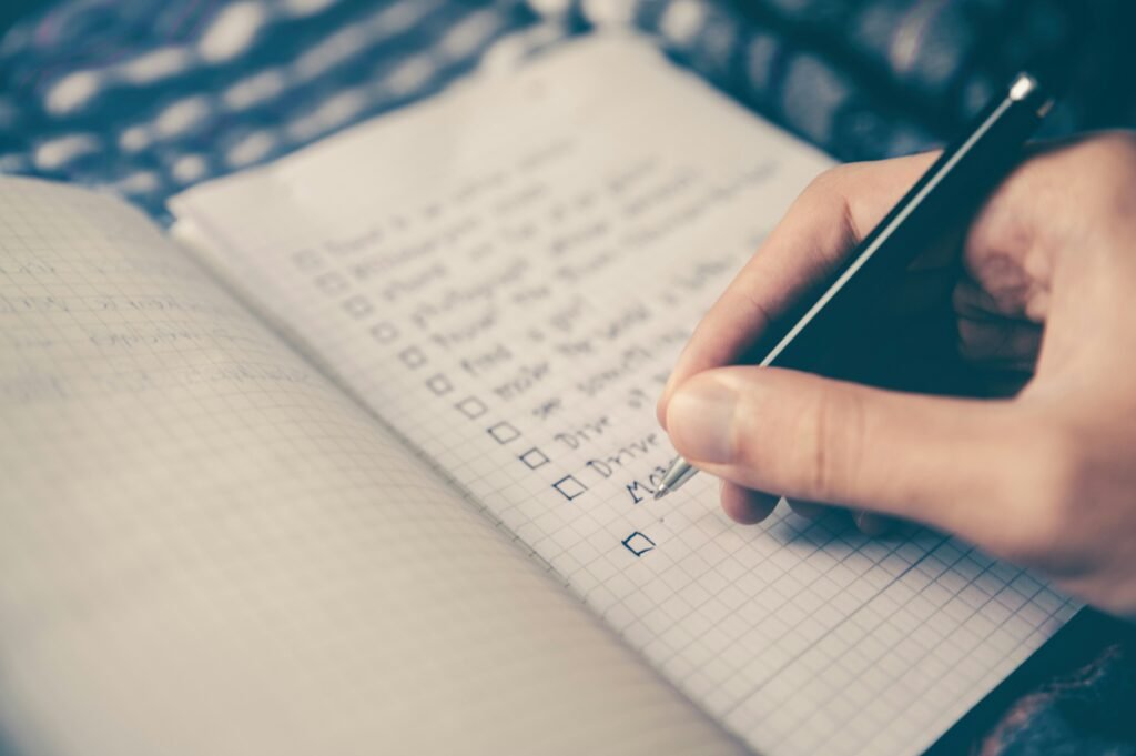How to Switch Trading Platforms 5 Person making a list